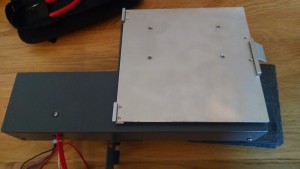 Build plate attached to the y-axis