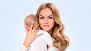 Dove's "perfect mum" image generated by AI